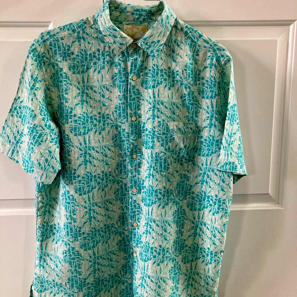 Men’s resort wear shirt. Large. EUC. Silk/linen blend.